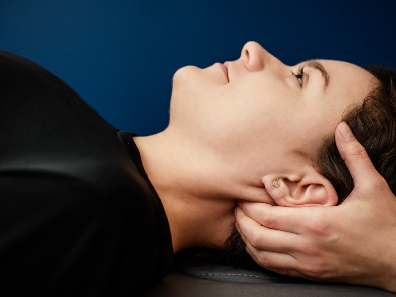 Napięciowy ból głowy – jak się go pozbyć za pomocą fizjoterapii?